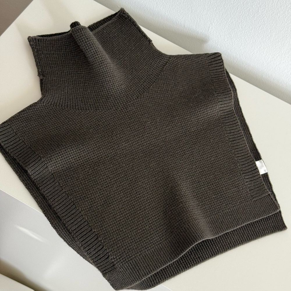 NEW COS Dark GREEN Knit Turtleneck Scarf